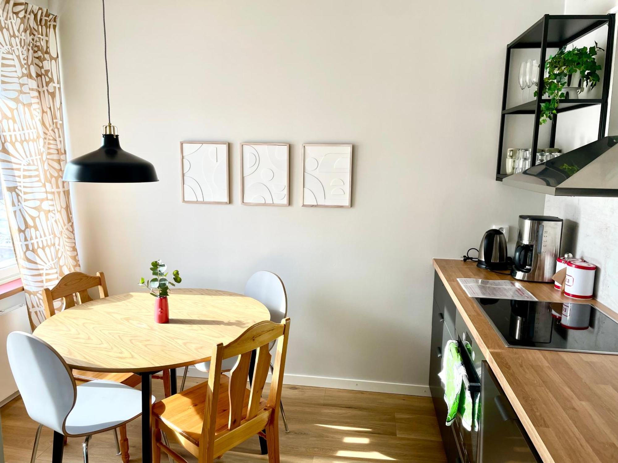 Ferienwohnung Kiva Majoitus 1-4Hloe, 500M Keskustaan, Parkkipaikka Oulu Exterior foto
